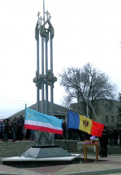 В Чадыр-Лунге состоялось открытие памятника ветеранам полиции