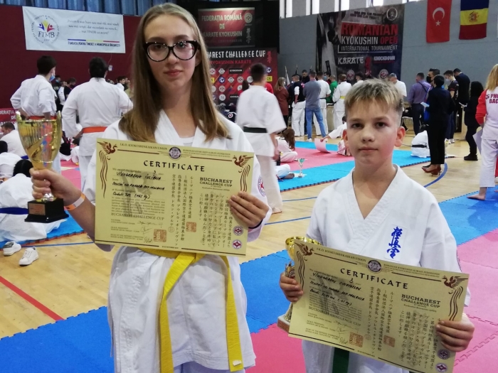 Святослав и Юлиана Виноградовы вновь стали призерами международного турнира по каратэ