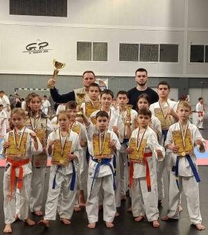 Чадыр-лунгские каратисты завоевали на чемпионате в Болгарии 12 призовых мест