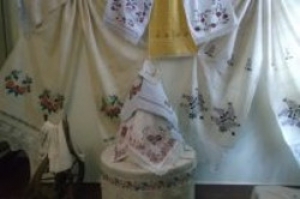 В Чадыр-Лунгском музее открылась выставка "Гагаузская вышивка"