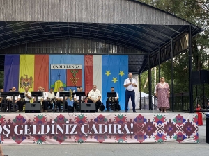 LA MULŢI ANI, MOLDOVA!