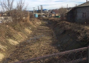 Стратан вновь засорен. Местные власти решают проблему