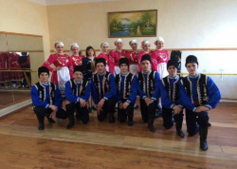 8 марта состоялся дебют танцевального коллектива "Кадынжа"