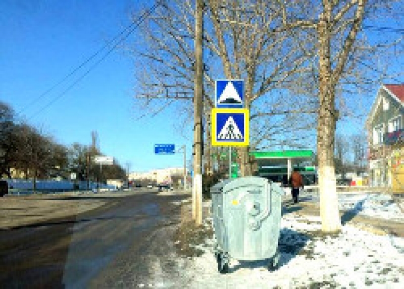 Новые мусорные контейнеры устанавливают на улице Ленина