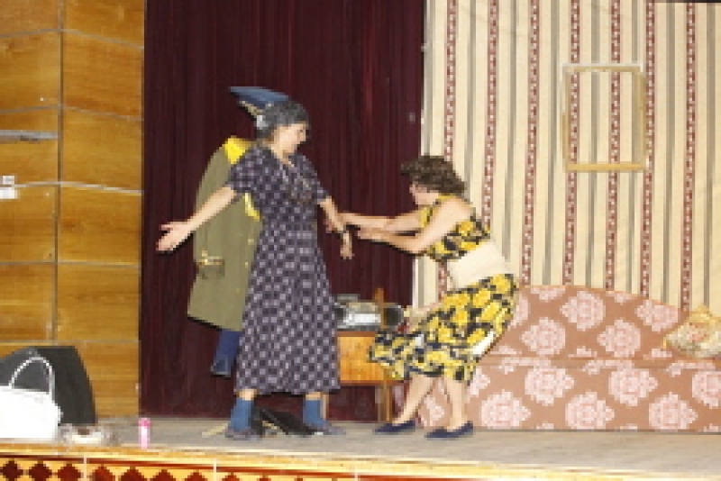 В Гагаузском национальном театре идут репетиции спектакля "Убей меня, голубчик!"