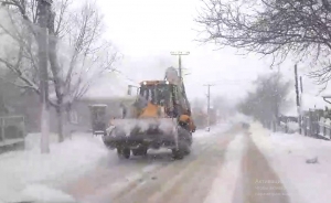 В Чадыр-Лунге ликвидируют последствия снегопада