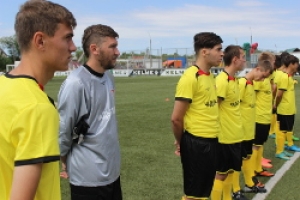 Поддержим нашу футбольную команду!