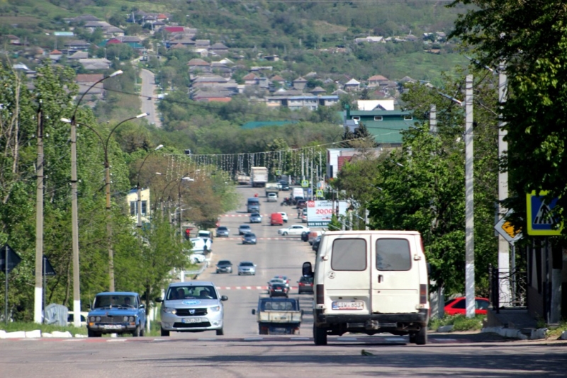 В Чадыр-Лунге продолжают ремонтировать дороги