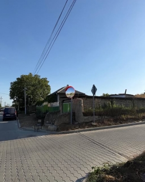 В Чадыр-Лунге устанавливают дорожные зеркала на опасных перекрестках