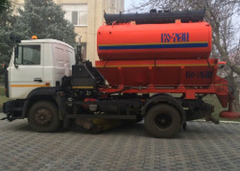 Чадыр-Лунга получила многофункциональную спецмашину