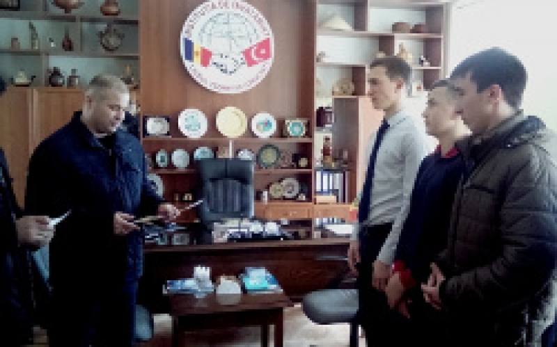 Глава города поздравил победителей первенства по волейболу