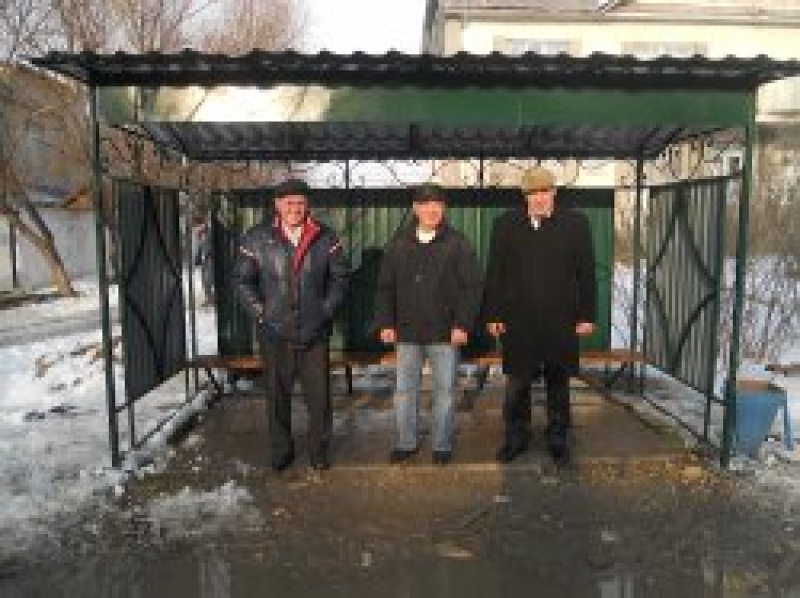 Идут работы по замене и установке автобусных остановок