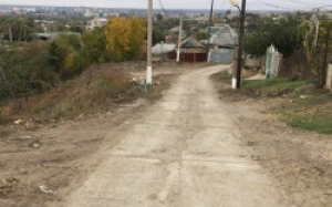 Переулок Ворошилова уложен плитами