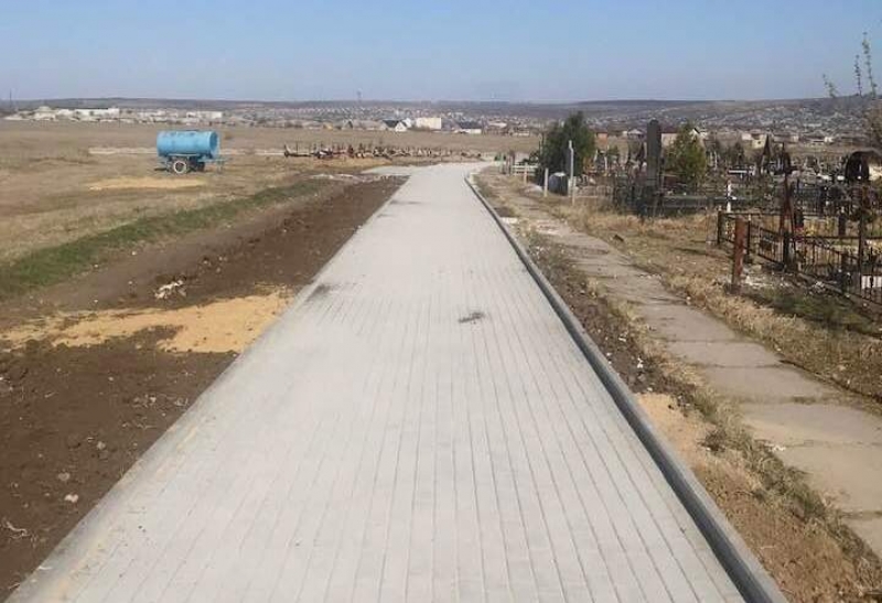 В Чадыр-Лунге продолжают благоустраивать кладбище