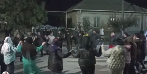 Танцы под открытым небом: в Чадыр-Лунге завершились осенние народные гуляния &laquo;Кешя хорусу&raquo;