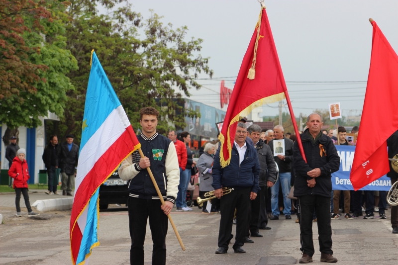 Как в Чадыр-Лунге отметили День Победы: "Бессмертный полк", торжественный митинг, возложение цветов