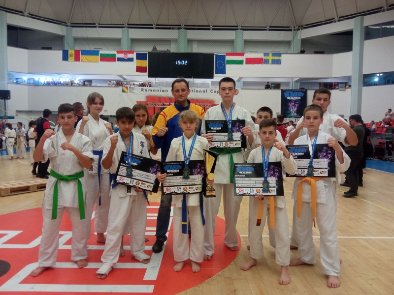 Чадыр-лунгские каратисы приняли участие в соревнованиях в Румынии