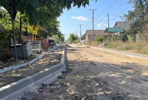 В Чадыр-Лунге идет ремонт дорожного полотна сразу на нескольких улицах