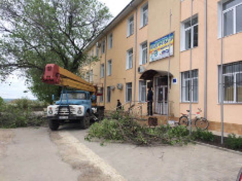 В Чадыр-Лунгском Бизнес-инкубаторе состоялся субботник