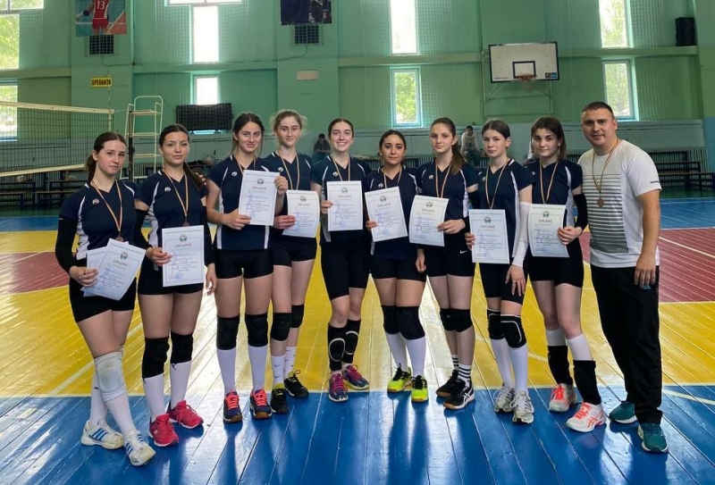 Чадыр-лунгские волейболистки завоевали бронзу в чемпионате РМ