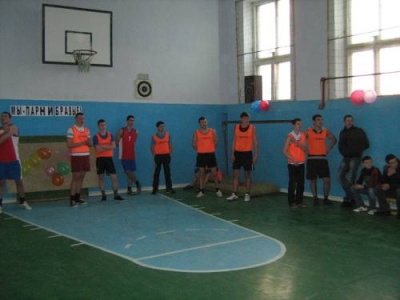 В теоретическом лицее им. Мошкова прошел праздник посвященный ко Дню Защитника Отечества