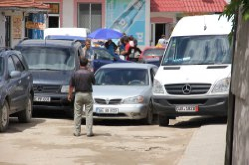 Вход на центральный рынок небезопасен для пешеходов