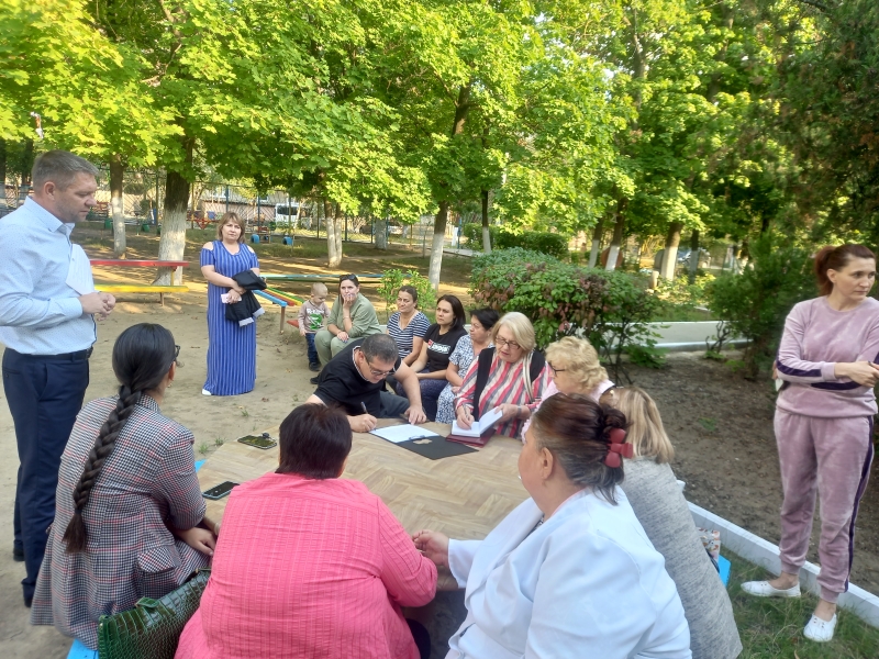 В Чадыр-Лунге прошли консультации с жителями района "Мясокомбинат"