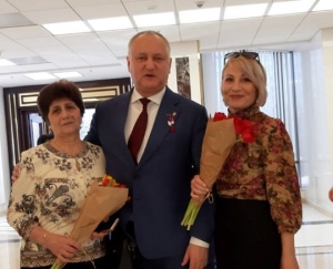 Женщин Чадыр-Лунги отметил президент Молдовы Игорь Додон