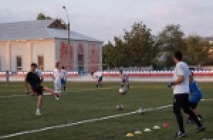ФК "Саксан" провёл открытую предматчевую тренировку на своём поле