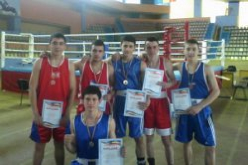 Боксеры из Чадыр-Лунги стали вторыми в республиканских юниорских играх