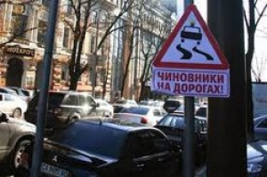 Советники и пешеходы против автопарковок на тротуарах