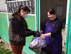 Пенсионеры и малоимущие жители Чадыр-Лунги получили продуктовые пакеты