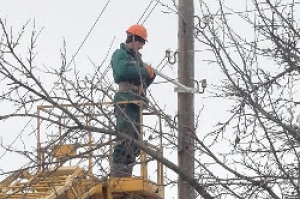 В течение двух месяцев планируется заменить около ста ламп уличного освещения