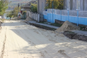 По улице Октябрьская будут установлены бетонные плиты