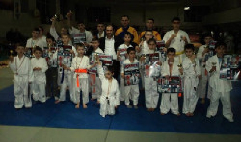 Чадыр-Лунгские каратисты привезли домой золото чемпионата РМ