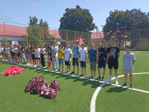 Волейбольным и футбольным командам спортшколы им. С. Киорогло вручили новые формы