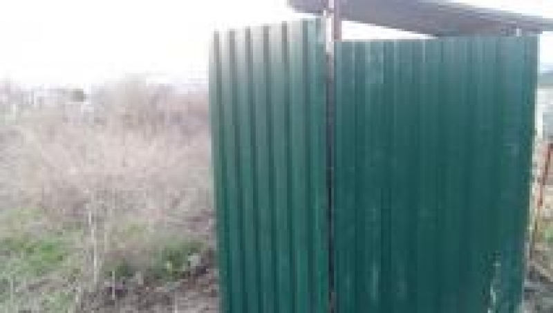 На городских кладбищах установили туалеты