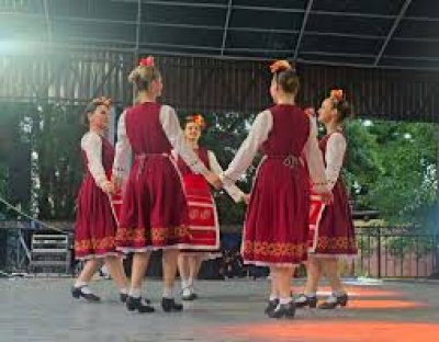 В сентябре Народное Хору станет ближе - традиционные гагаузские танцевальные вечера оживят разные микрорайоны города