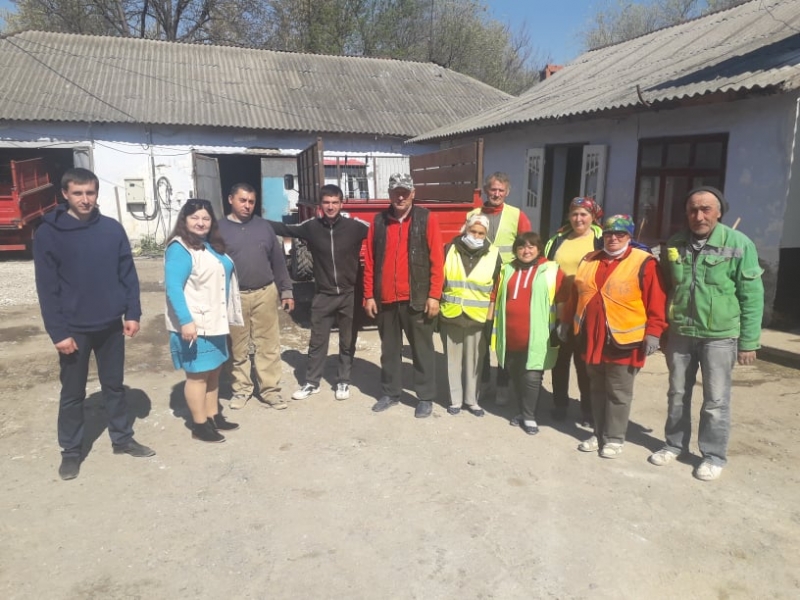 Все профессии важны. Люди, которые метут улицы и благоустраивают город