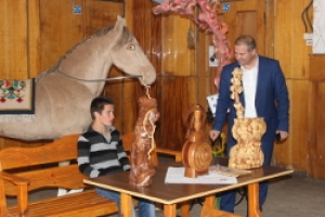 Открылась выставка достижений предприятий и народных мастеров города