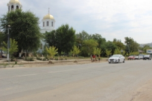 В Чадыр-Лунге строится новая парковка для автомобилей