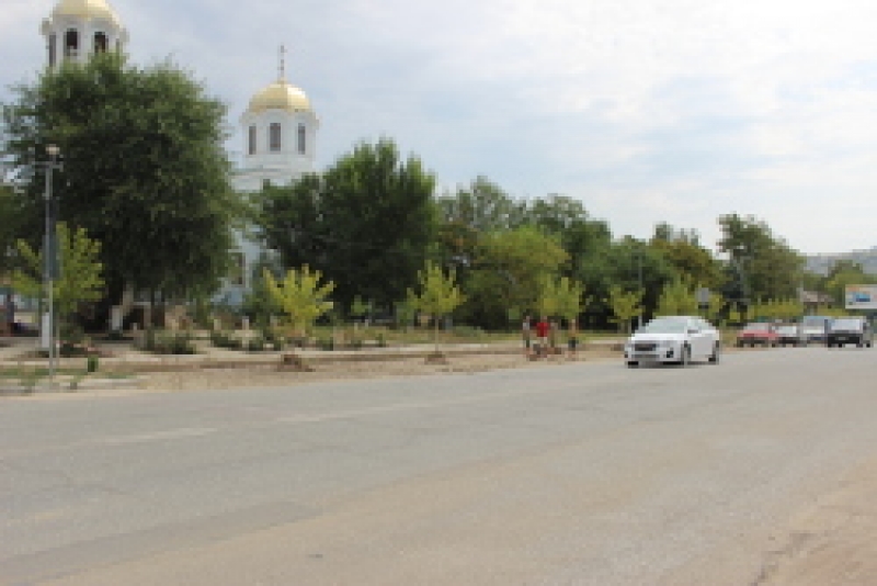 В Чадыр-Лунге строится новая парковка для автомобилей