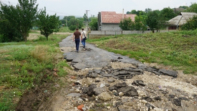 В Чадыр-Лунге из-за ливневых дождей размыло дороги