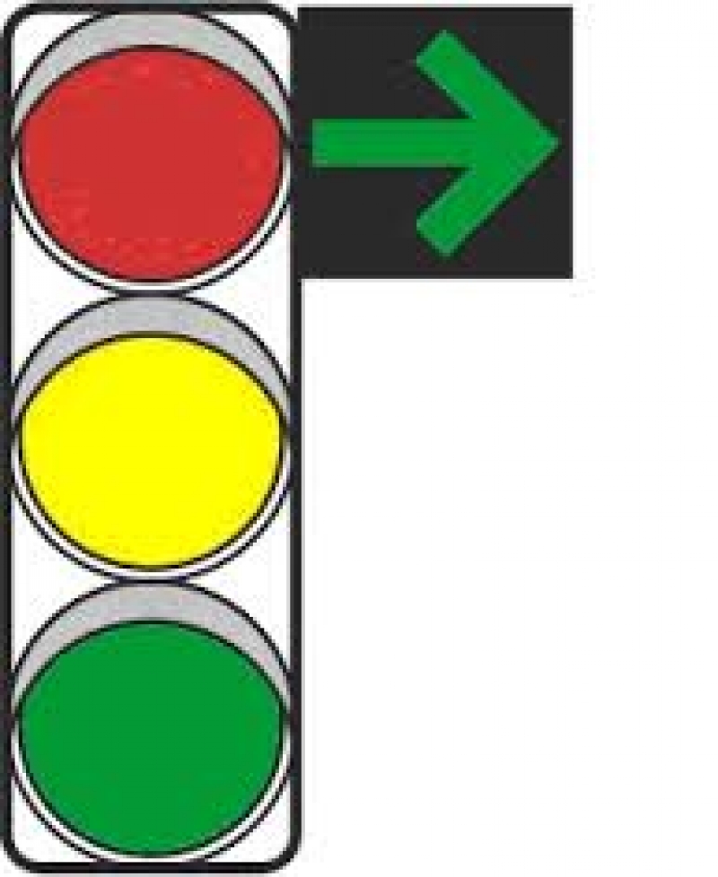 На светофорах установят дополнительные знаки