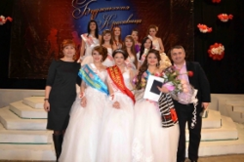 В Чадыр-Лунге выбрали "Буджакскую красавицу-2013"