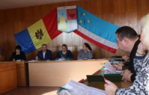 В Чадыр-Лунге продолжаются работы по очистке улиц от снега