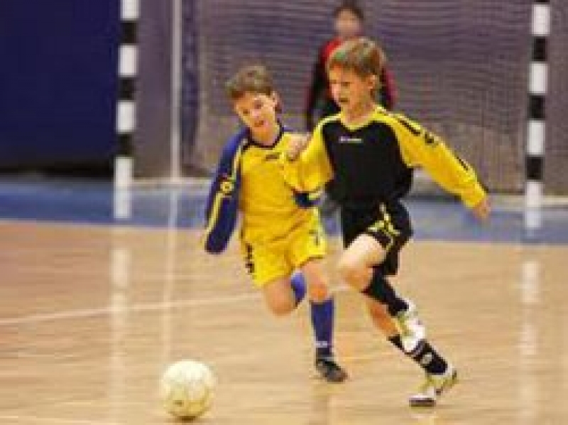 В городе прошли соревнования по мини-футболу