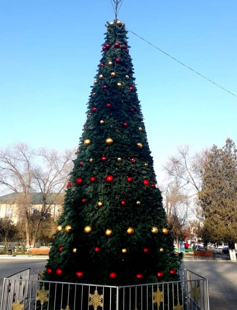 Приходи на открытие Новогодней ели и прими участие в лотерее