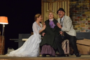 Актерам гагаузского национального театра аплодировали стоя