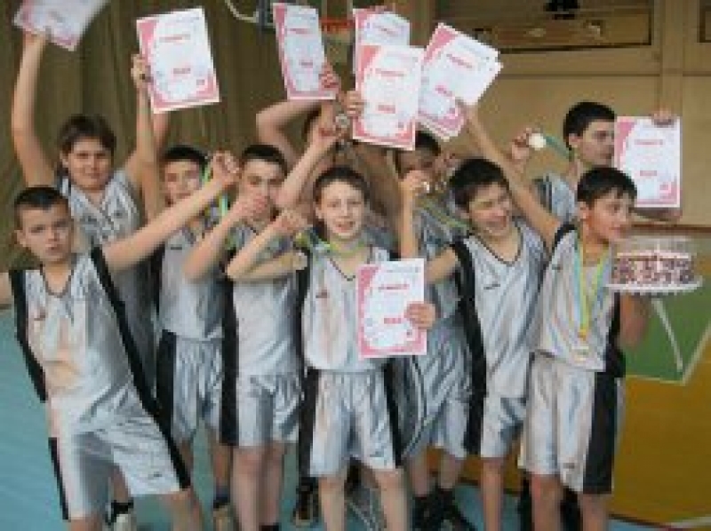 Растет достойная баскетбольная смена